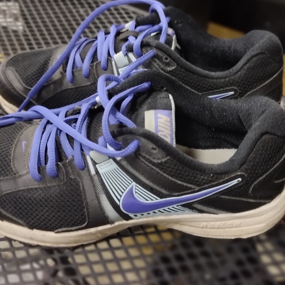 Ladies Nike shoes